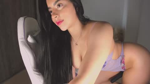 Snapshot of tiaraaa_02 chatting on September 13, 2025, 6:02 am Tiaraaa 02 online show from September 13, 2025, 6:02 am