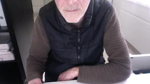 Snapshot of tiburzio chatting on December 14, 2024, 1:49 pm tiburzio online show from December 14, 2024, 1:49 pm