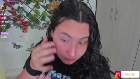 Snapshot of tich___ chatting on June 1, 2026, 12:07 pm tich___ online show from June 1, 2026, 12:07 pm