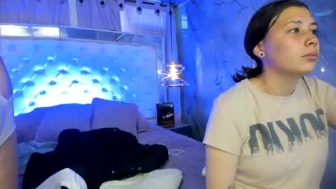 Tifanny y Vale online show from July 23, 2026, 12:36 pm