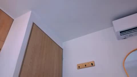 Tiff3 online show from March 18, 2026, 9:18 pm