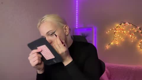 Snapshot of tiffany2005 chatting on October 31, 2025, 10:27 am Amira online show from October 31, 2025, 10:27 am