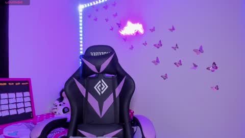 tiffany sofia online show from December 5, 2024, 6:44 pm