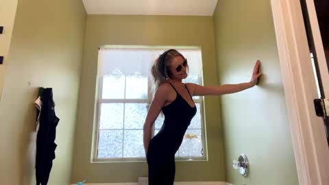 Tiffany Dove online show from January 30, 2025, 5:17 pm