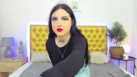 Tiffani online show from April 2, 2026, 1:20 pm