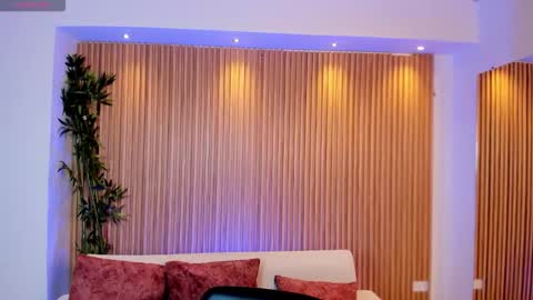 tiffanyhoustton online show from February 28, 2026, 11:44 am