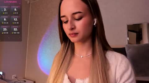 Snapshot of tiffanyhunt chatting on October 23, 2025, 1:32 pm Tiffany online show from October 23, 2025, 1:32 pm