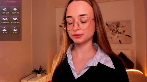 Snapshot of tiffanyhunt chatting on November 10, 2025, 1:10 pm Tiffany online show from November 10, 2025, 1:10 pm