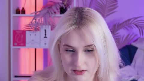 tiffanyjons online show from February 15, 2026, 5:42 pm