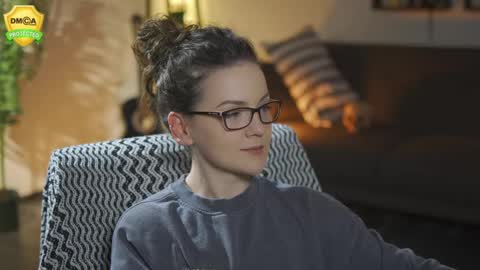 tiffanyriox online show from April 16, 2026, 11:51 pm