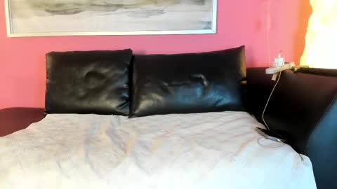 Snapshot of tiffanysuarez_ chatting on October 4, 2025, 7:12 pm Stefany Suarez online show from October 4, 2025, 7:12 pm