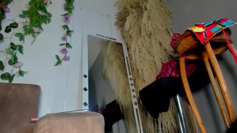 tiffanyy_deluxe online show from February 13, 2026, 2:46 pm