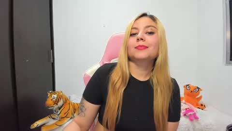 Snapshot of tigerbaby_ chatting on March 12, 2025, 12:42 am Ana online show from March 12, 2025, 12:42 am