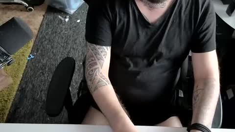 tiiimo94 online show from October 8, 2025, 7:17 am