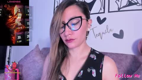 TILA TEQUILA online show from October 6, 2025, 1:52 pm