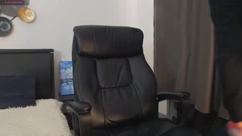 Snapshot of tim_mart chatting on January 14, 2025, 10:48 am ask me online show from January 14, 2025, 10:48 am