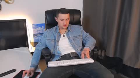 Snapshot of tim_mart chatting on February 1, 2025, 12:29 am ask me online show from February 1, 2025, 12:29 am