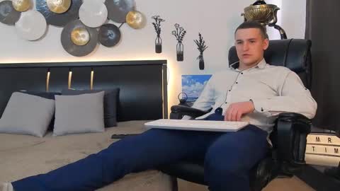 Snapshot of tim_mart chatting on February 24, 2025, 10:37 am ask me online show from February 24, 2025, 10:37 am