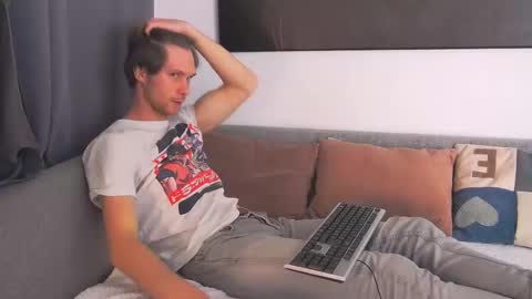 Snapshot of tim_mart chatting on November 25, 2025, 5:57 pm ask me online show from November 25, 2025, 5:57 pm