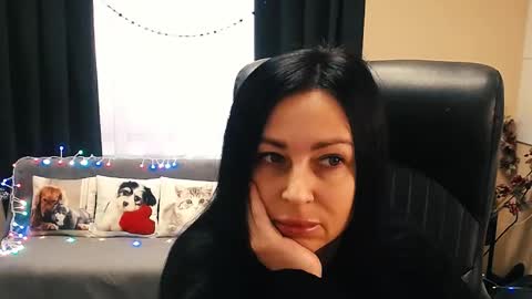 Luisa online show from December 22, 2025, 8:55 am