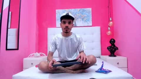 Snapshot of timothe_evans chatting on October 29, 2025, 10:00 pm Evans online show from October 29, 2025, 10:00 pm