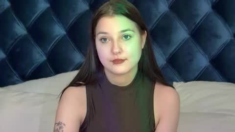 Snapshot of tinaburton chatting on November 12, 2025, 5:02 pm TinaBurton online show from November 12, 2025, 5:02 pm