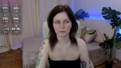 TinaMelt online show from October 8, 2025, 7:11 pm