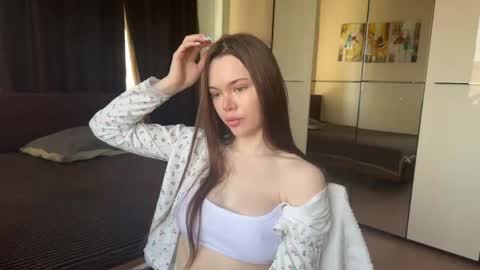 Snapshot of tinascarlet chatting on May 20, 2026, 5:57 am Tina online show from May 20, 2026, 5:57 am