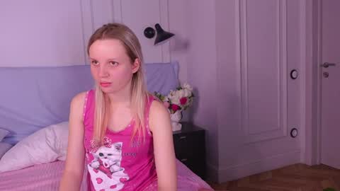 Snapshot of tinasiner chatting on December 23, 2024, 2:07 pm tinasiner online show from December 23, 2024, 2:07 pm