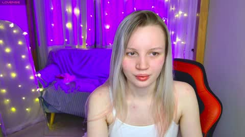 Snapshot of tinasiner chatting on January 1, 2025, 1:48 pm tinasiner online show from January 1, 2025, 1:48 pm