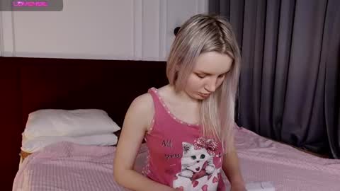 Snapshot of tinasiner chatting on February 23, 2025, 2:04 pm tinasiner online show from February 23, 2025, 2:04 pm