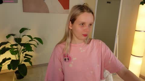 Snapshot of tinasiner chatting on November 10, 2025, 3:55 pm tinasiner online show from November 10, 2025, 3:55 pm