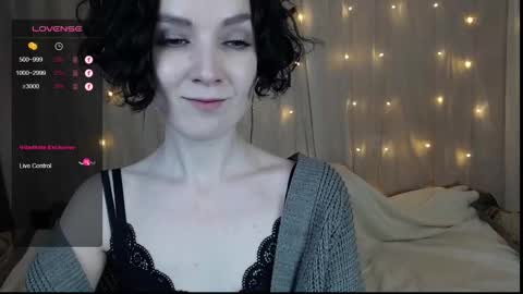 Snapshot of tinawincee chatting on January 8, 2025, 8:06 am Tina online show from January 8, 2025, 8:06 am