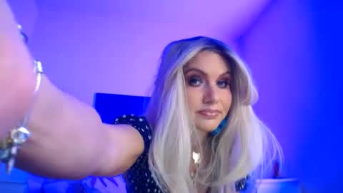 tinkerbell822 online show from February 16, 2025, 8:54 am