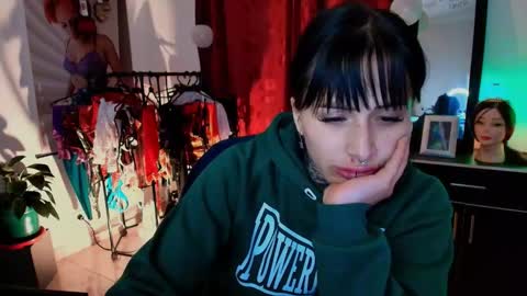 I AM BELLA  ----------- follow my  IG  TINNS 69 online show from November 21, 2025, 1:48 am