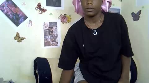 Snapshot of tinnie_e chatting on January 12, 2026, 11:48 am tinnie_e online show from January 12, 2026, 11:48 am