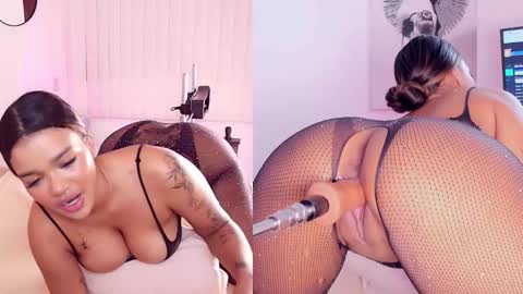 Snapshot of tinny_annie chatting on November 2, 2025, 9:28 pm Hey Im Annie online show from November 2, 2025, 9:28 pm