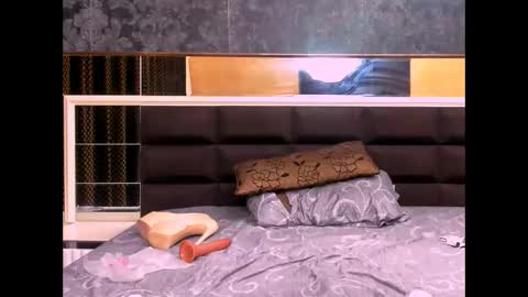 Snapshot of tinnymillie chatting on November 9, 2025, 7:17 am Millie online show from November 9, 2025, 7:17 am