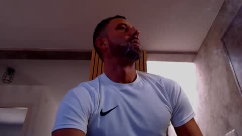 Snapshot of tinoclandestino chatting on February 1, 2025, 10:37 am tinoclandestino online show from February 1, 2025, 10:37 am