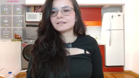 Snapshot of tiny_caroline chatting on January 29, 2025, 2:19 am Tiny Caroline online show from January 29, 2025, 2:19 am