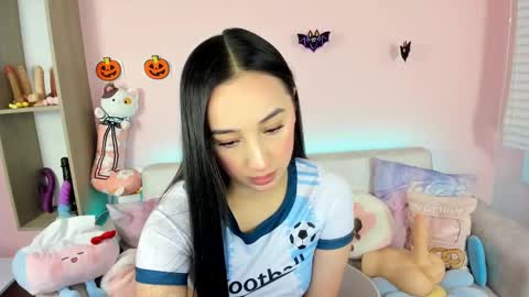 Snapshot of tiny_cora chatting on October 3, 2025, 4:15 pm tiny_cora online show from October 3, 2025, 4:15 pm