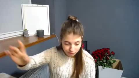 Snapshot of tiny_felicity chatting on February 21, 2025, 8:29 am Gloria online show from February 21, 2025, 8:29 am