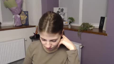 Snapshot of tiny_felicity chatting on February 27, 2025, 7:47 pm Gloria online show from February 27, 2025, 7:47 pm