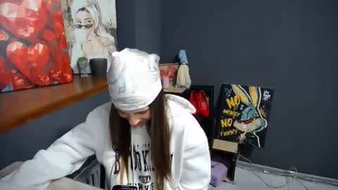 Snapshot of tiny_felicity chatting on September 16, 2025, 6:47 am Gloria online show from September 16, 2025, 6:47 am