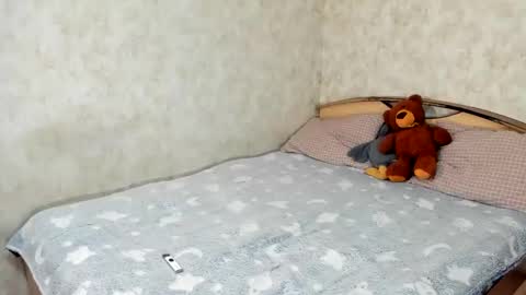 tiny_sparkling online show from June 10, 2026, 5:56 pm