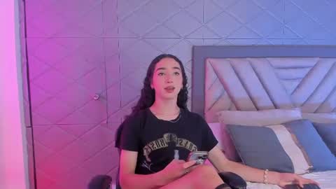 Snapshot of tiny_thomm chatting on July 11, 2026, 7:16 pm Thomm Independent Model online show from July 11, 2026, 7:16 pm