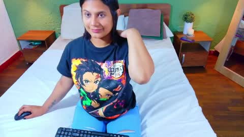 tiny_whore18 online show from April 7, 2026, 4:51 pm
