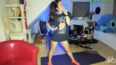 Tiny online show from December 16, 2025, 3:33 am