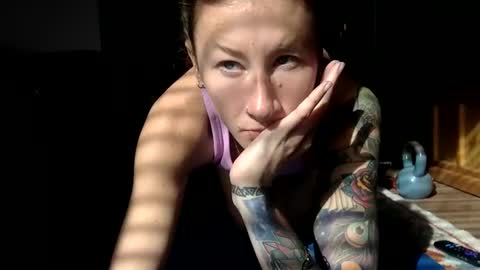 tinyandtatted420 online show from November 23, 2025, 6:52 pm