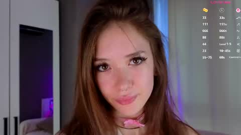 Snapshot of tinyanie chatting on July 16, 2026, 3:18 pm Annie online show from July 16, 2026, 3:18 pm